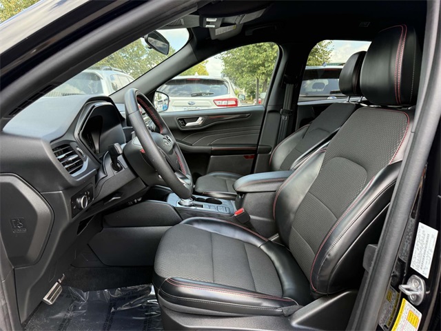2023 Ford Escape ST-Line photo 13