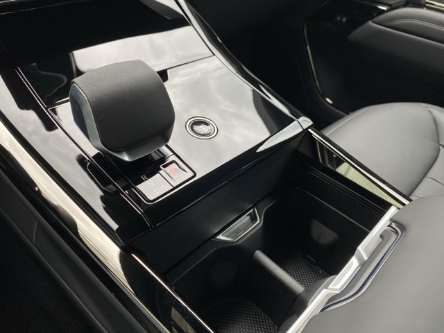 2025 Land Rover Range Rover Sport SE photo 15