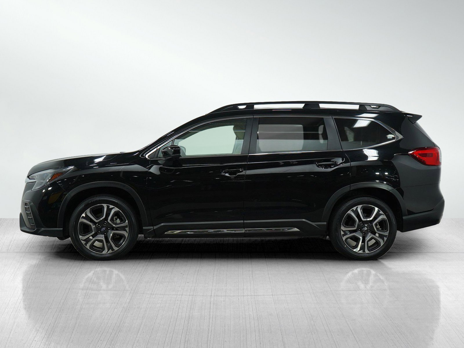 Used 2024 Subaru Ascent Limited with VIN 4S4WMARD7R3414149 for sale in Burnsville, Minnesota