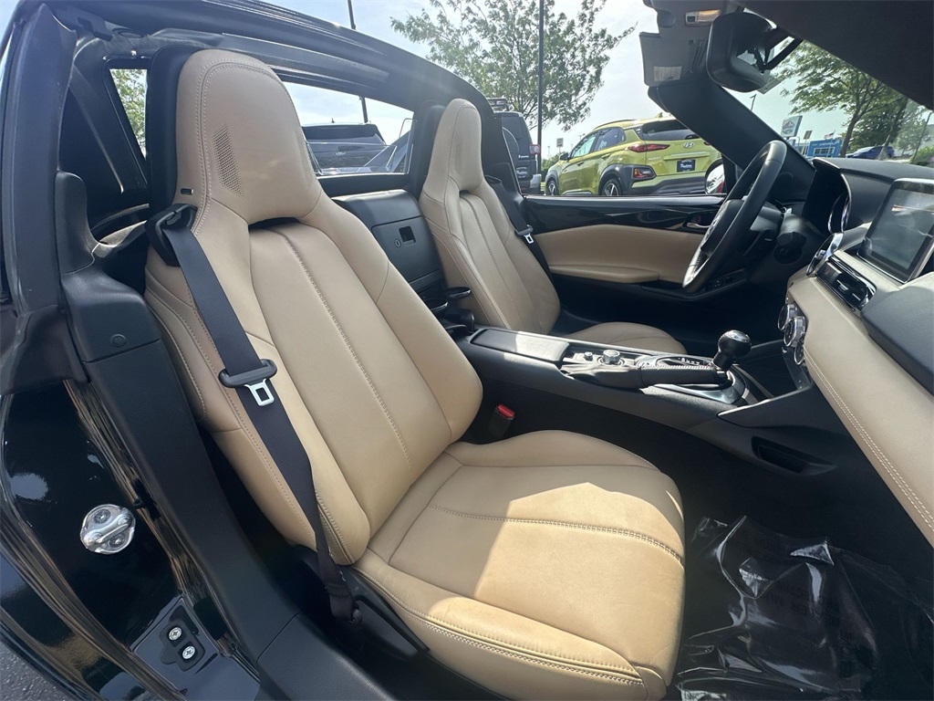 2017 Mazda MX-5 Miata RF Miata Grand Touring photo 21