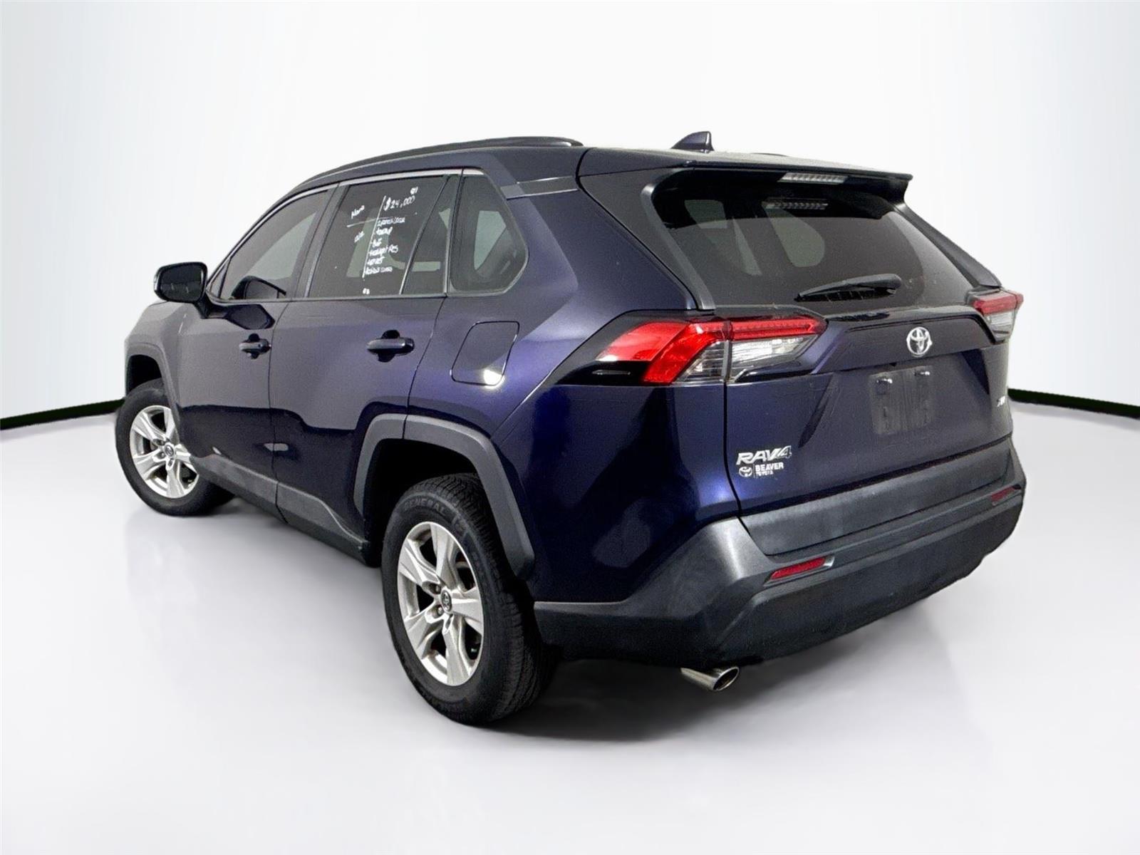 2020 Toyota RAV4 XLE photo 8