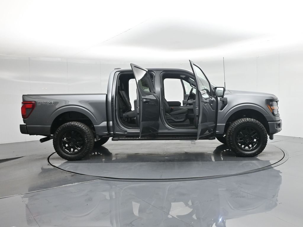2025 Ford F-150 XLT photo 2