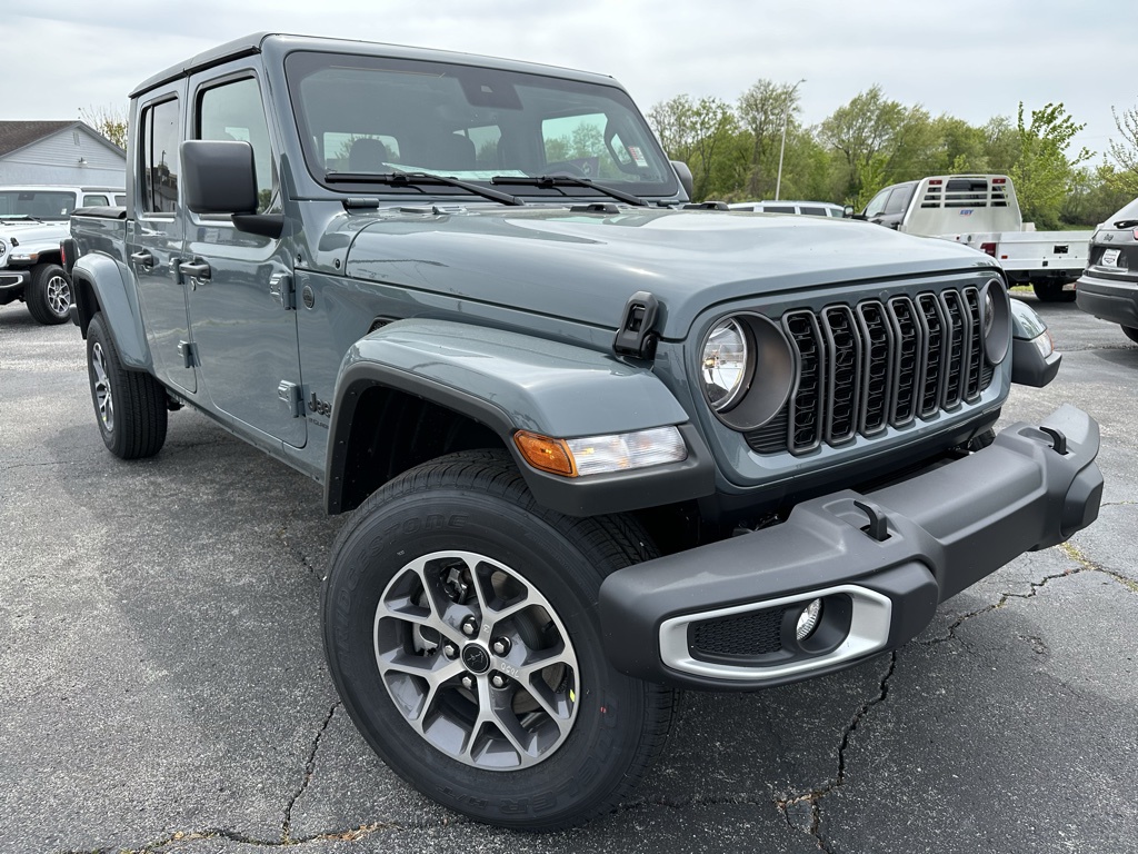 2024 Jeep Gladiator Sport photo 2