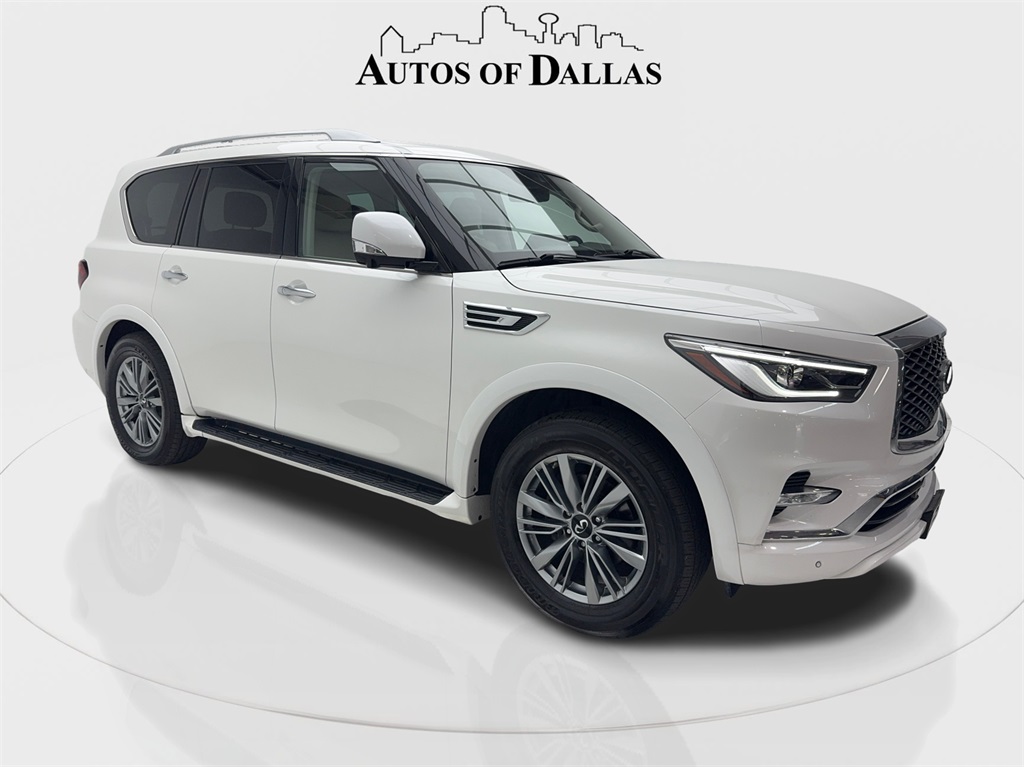 2022 Infiniti QX80 Luxe photo 2