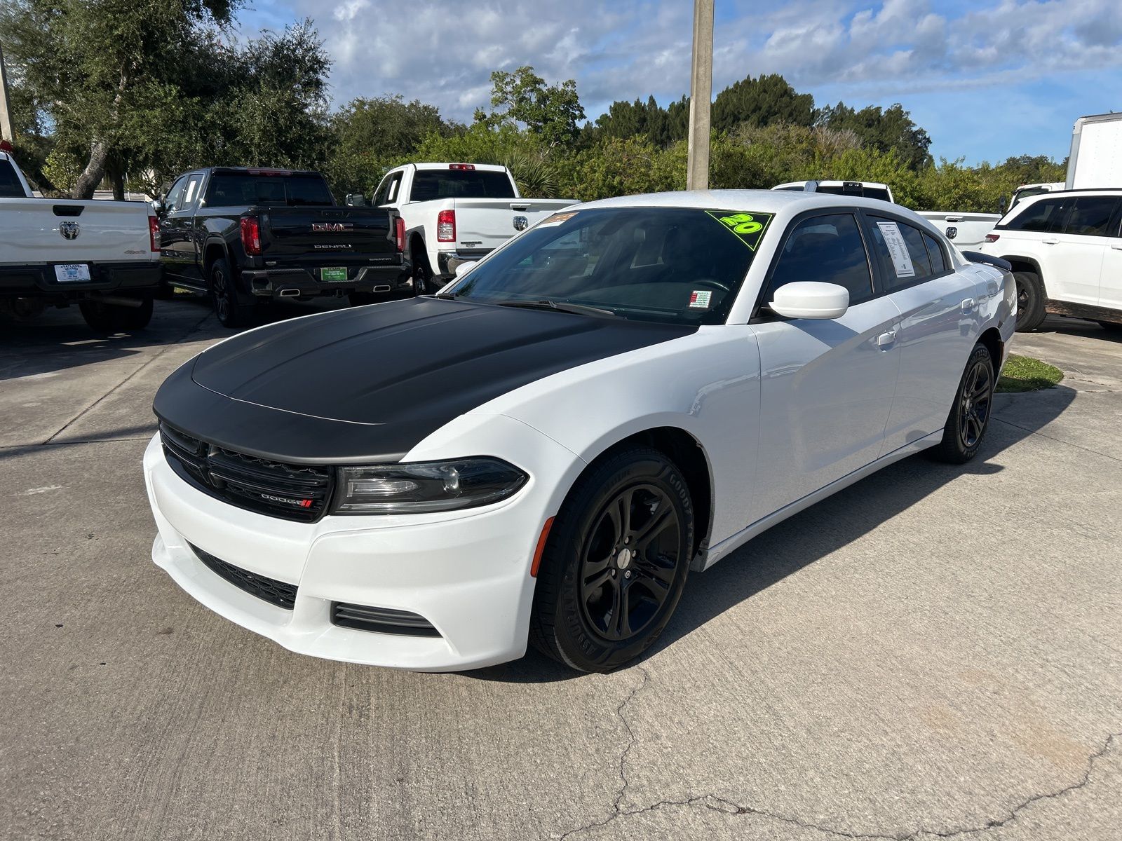 2020 Dodge Charger SXT's photo