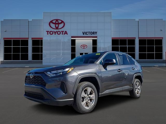2022 Toyota RAV4 XLE's photo