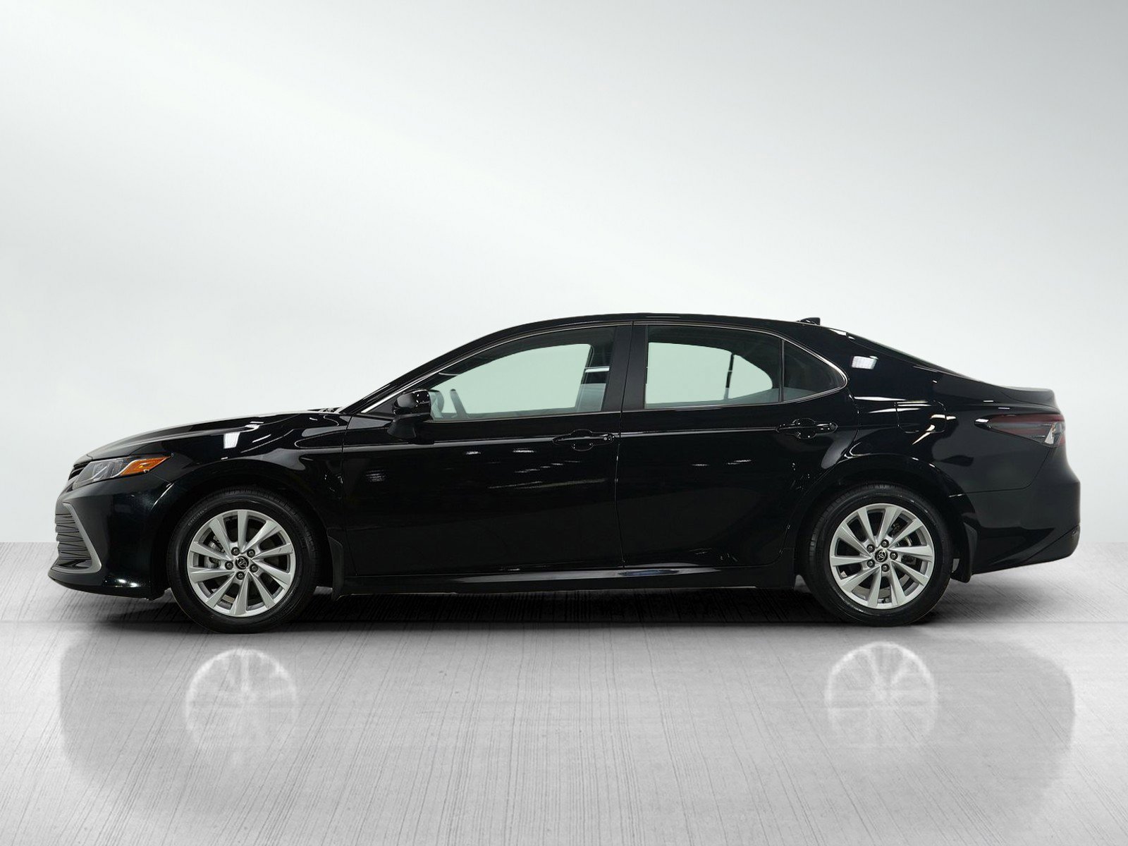 Used 2024 Toyota Camry LE with VIN 4T1C11BK0RU116671 for sale in Bloomington, Minnesota