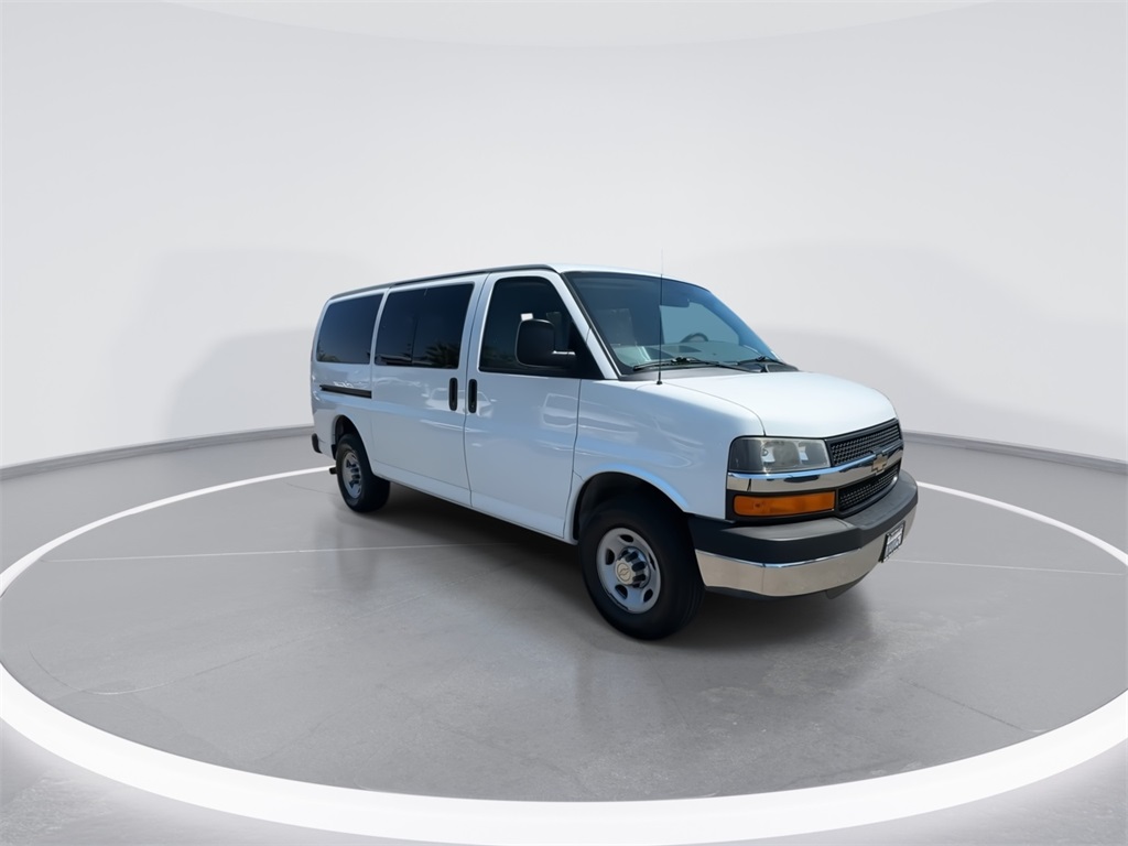 2014 Chevrolet Express 3500 LT photo 3