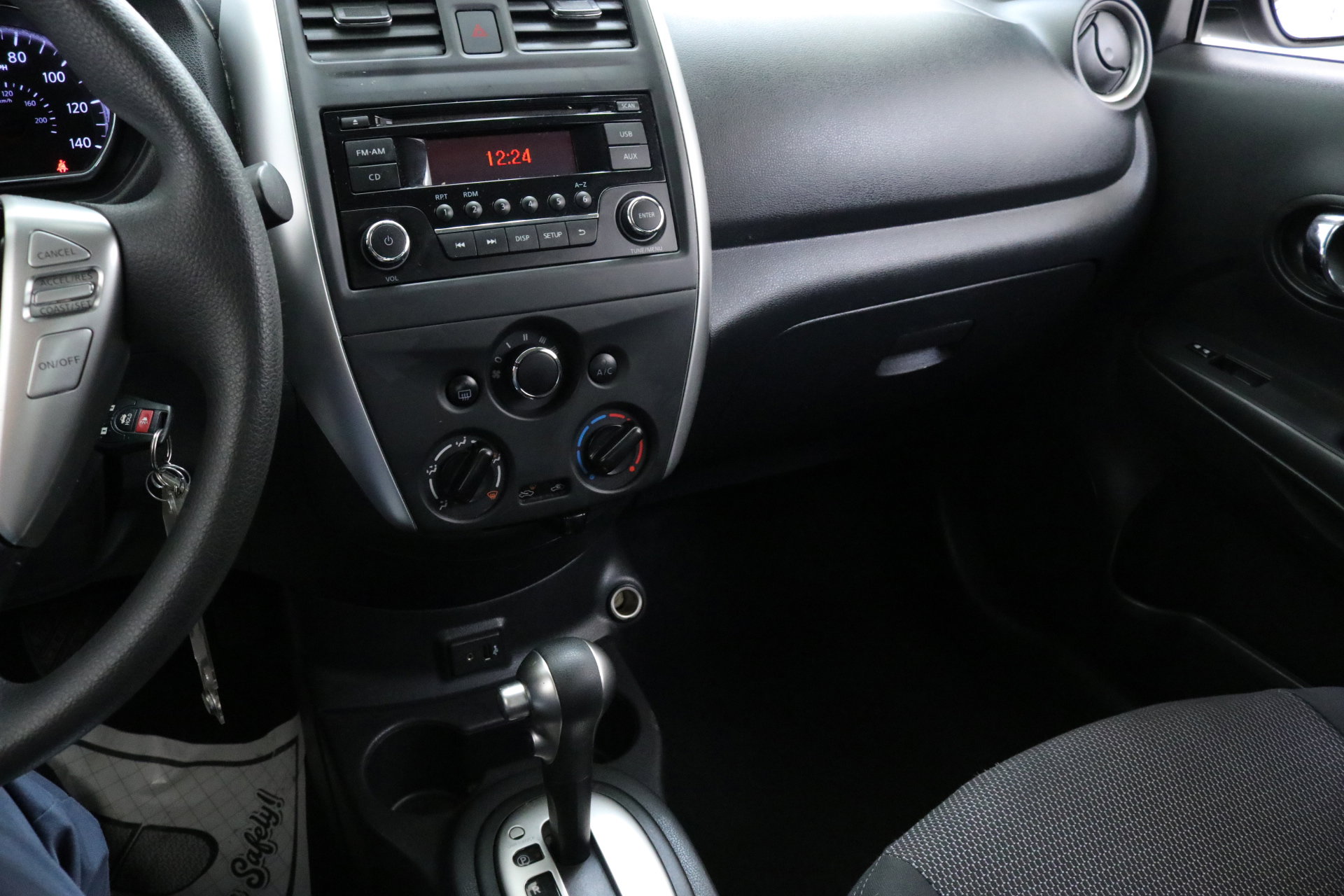 2017 Nissan Versa Sedan SV photo 18