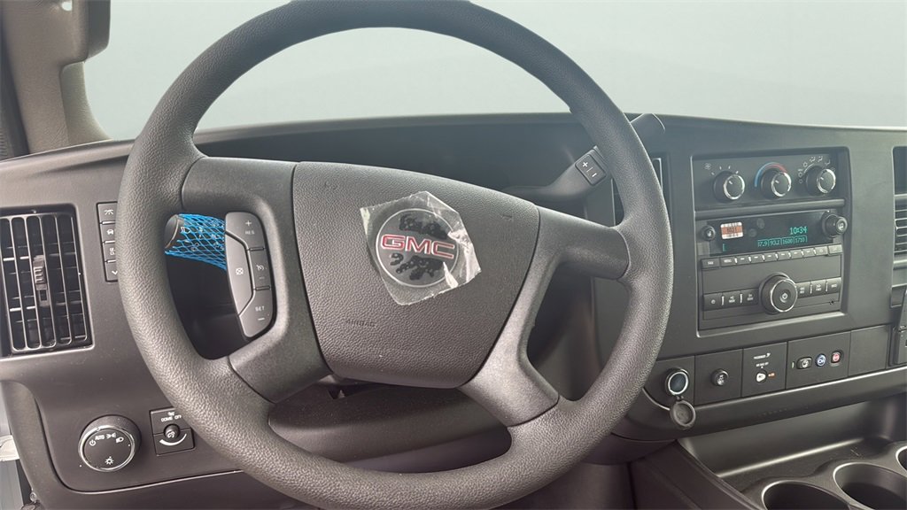 2025 Gmc Savana Cutaway 3500 photo 8