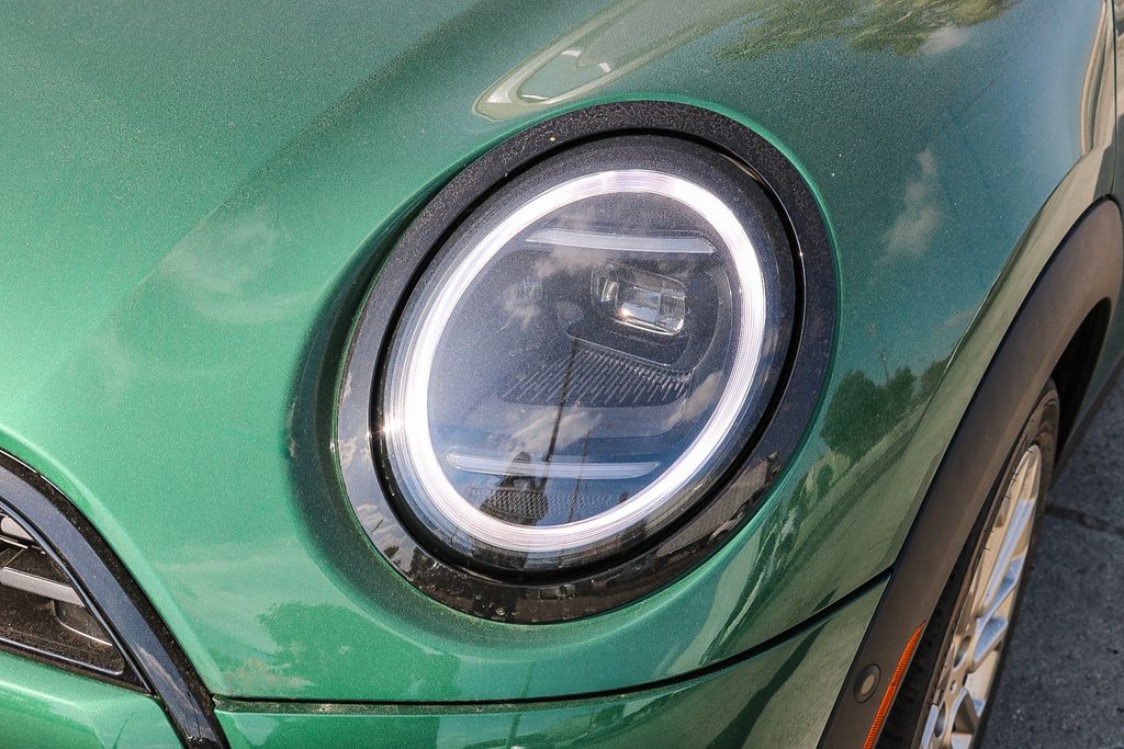 2025 Mini Cooper Hardtop 2 Door Signature photo 4