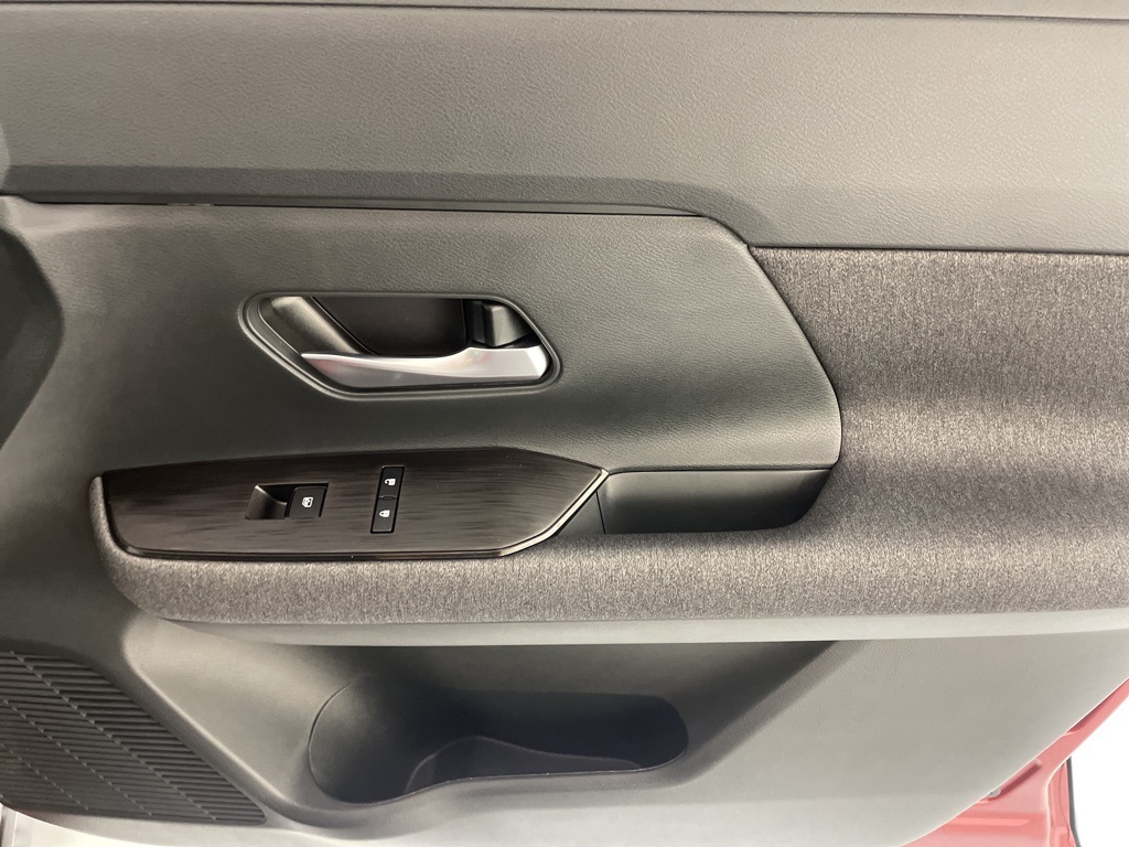 2025 Nissan Kicks SV photo 35
