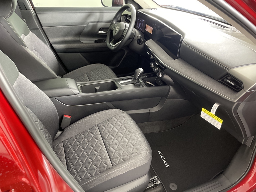 2025 Nissan Kicks SV photo 37