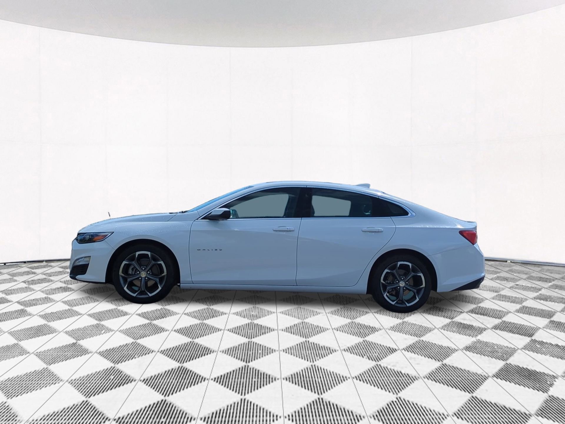 2023 Chevrolet Malibu 1LT photo 2