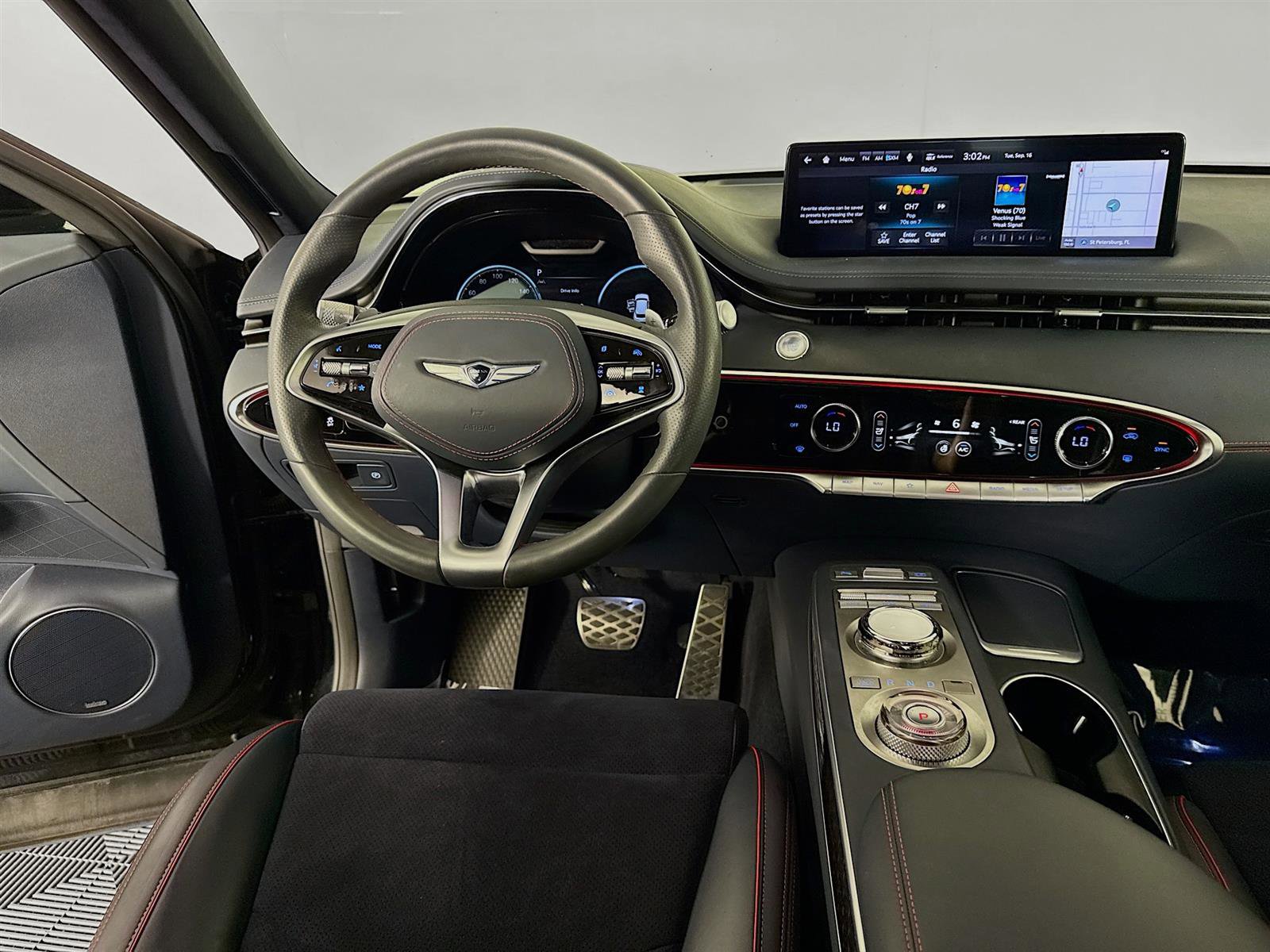 2022 Genesis GV70 3.5T Sport Prestige photo 24
