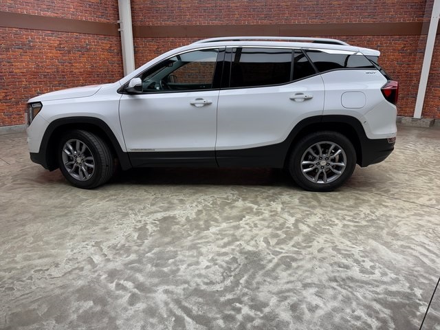 2022 Gmc Terrain SLT photo 2