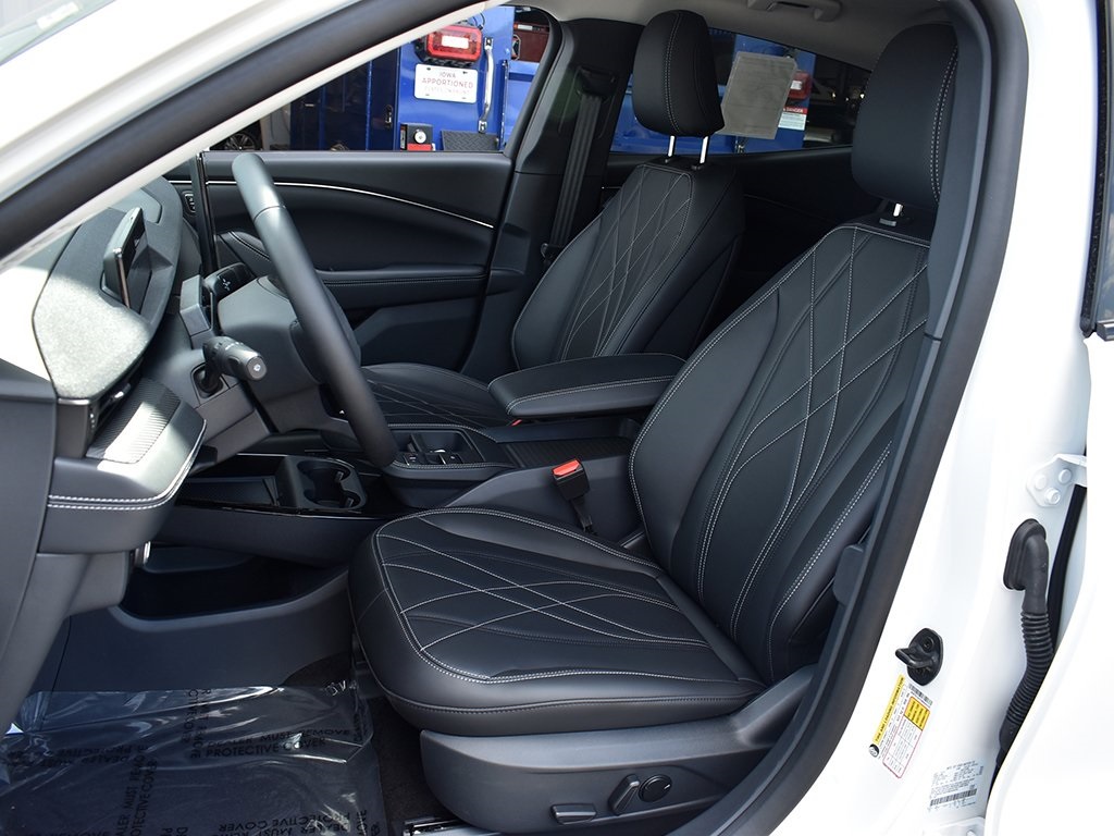 2025 Ford Mustang Mach-E Select photo 5