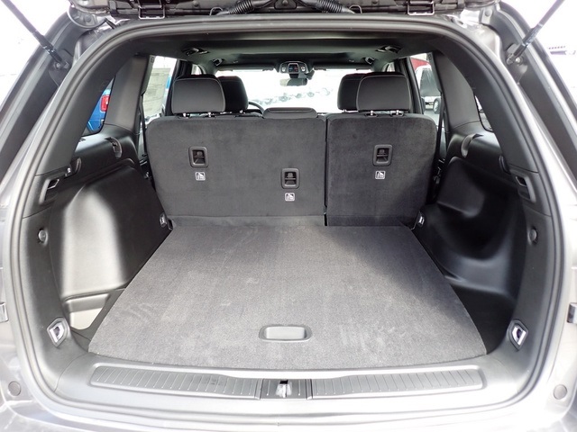 2025 Jeep Grand Cherokee Laredo X photo 4