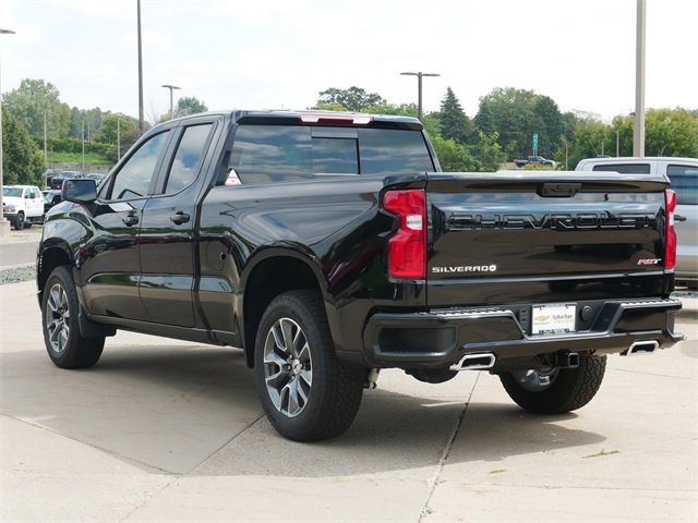 2026 Chevrolet Silverado 1500 RST photo 3