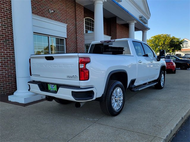 2022 Chevrolet Silverado 2500HD High Country photo 3