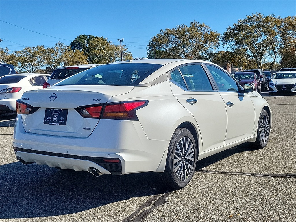 2025 Nissan Altima SV photo 7