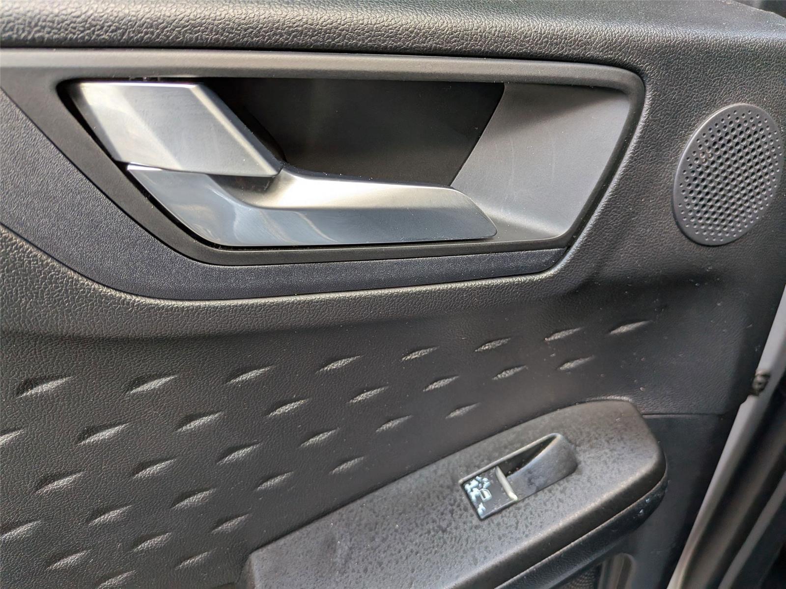 2020 Ford Escape Titanium photo 20
