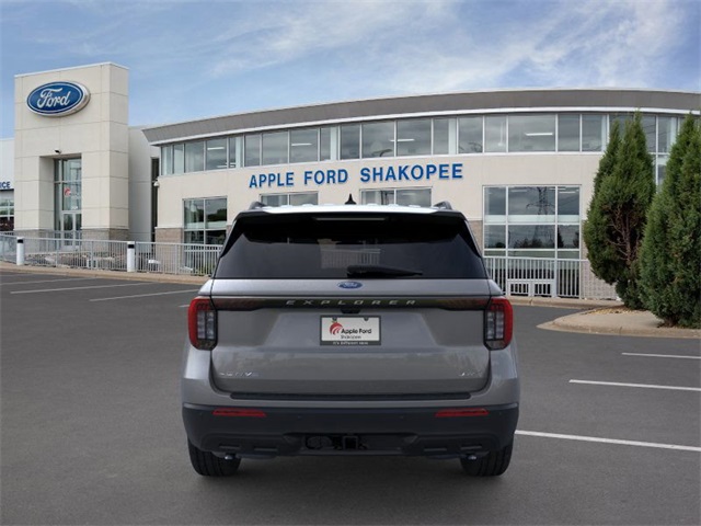 2025 Ford Explorer photo 3