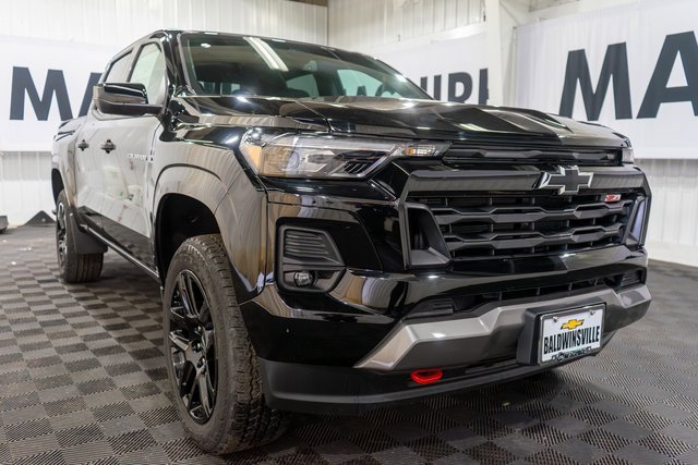 2025 Chevrolet Colorado Z71 photo 4
