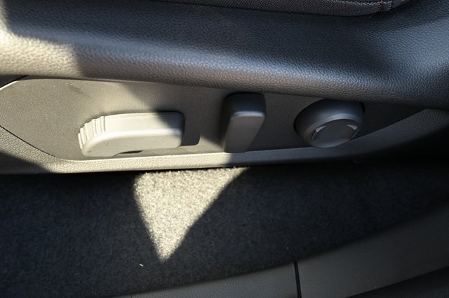 2025 Subaru Forester Touring photo 22