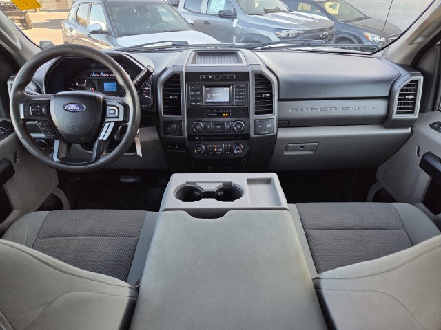 2017 Ford F-350 Platinum photo 21