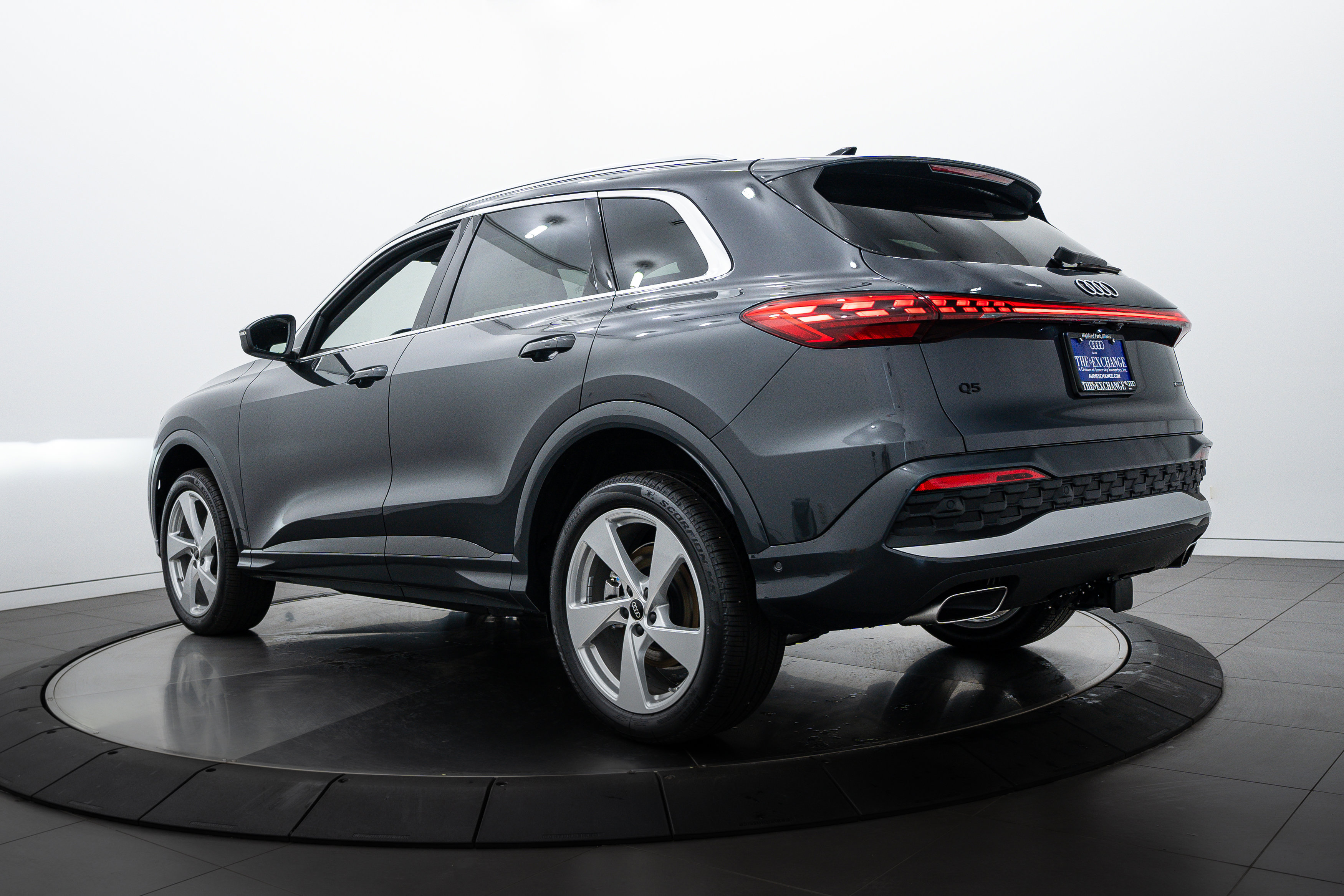 2025 Audi Q5 Premium Plus photo 4