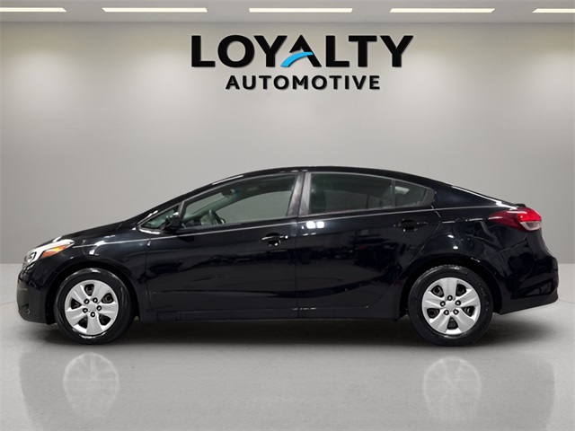 2017 Kia Forte LX Base photo 2