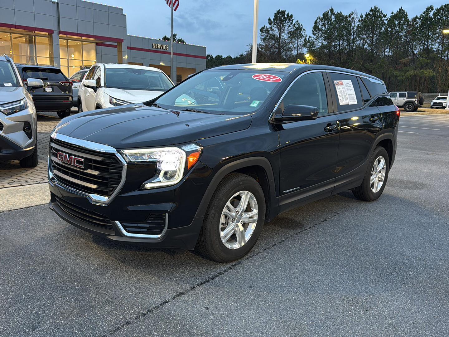 2024 GMC Terrain SLE's photo