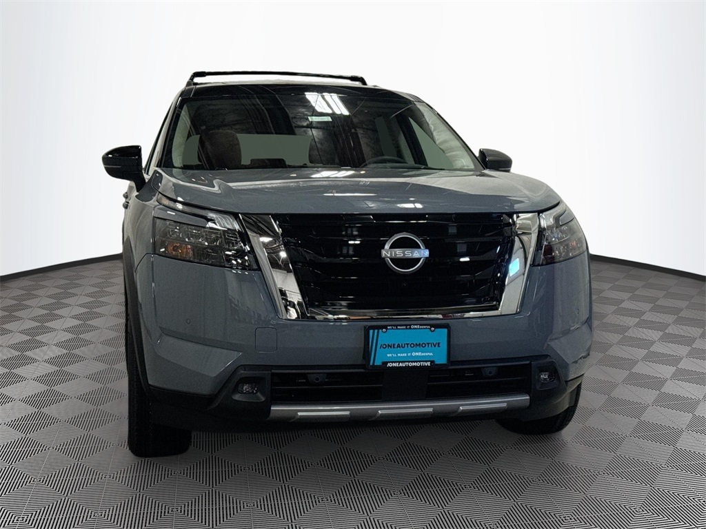2025 Nissan Pathfinder Platinum photo 3