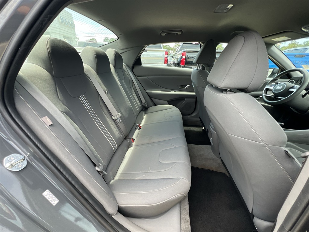2024 Hyundai Elantra SEL photo 32