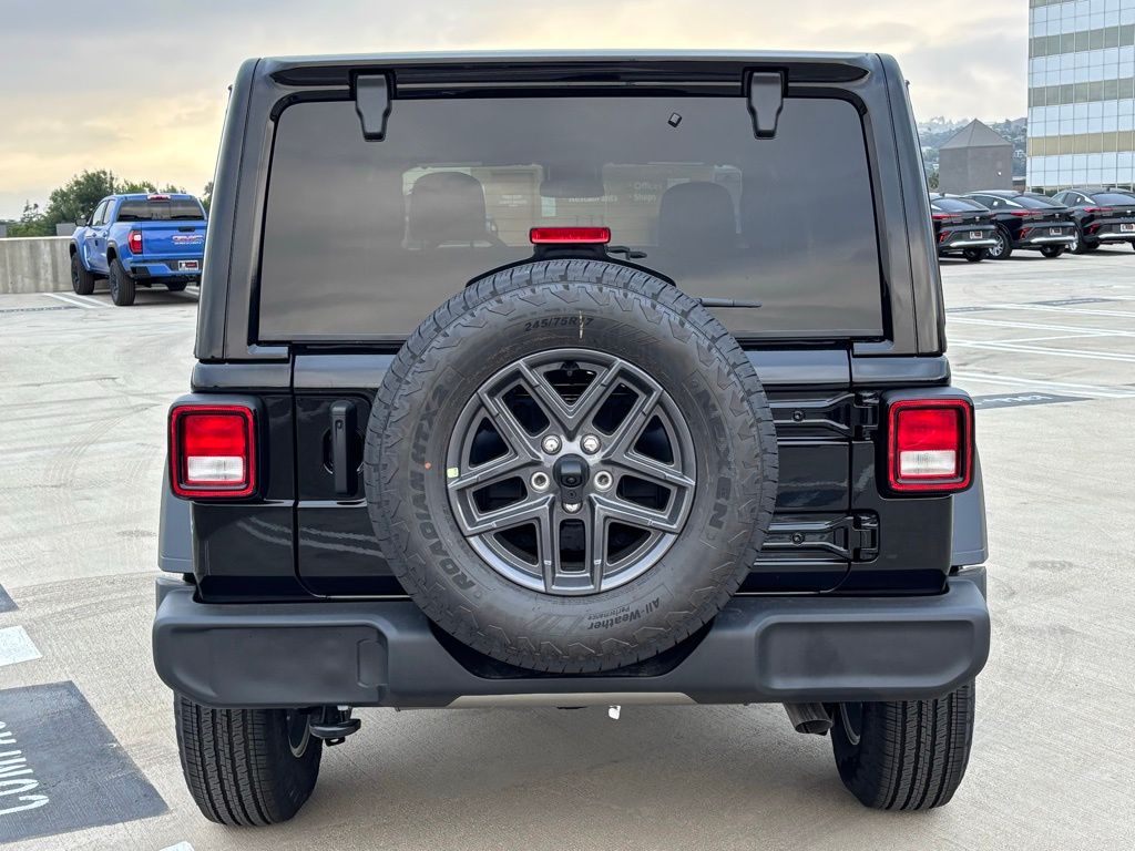 2025 Jeep Wrangler Sport S photo 4