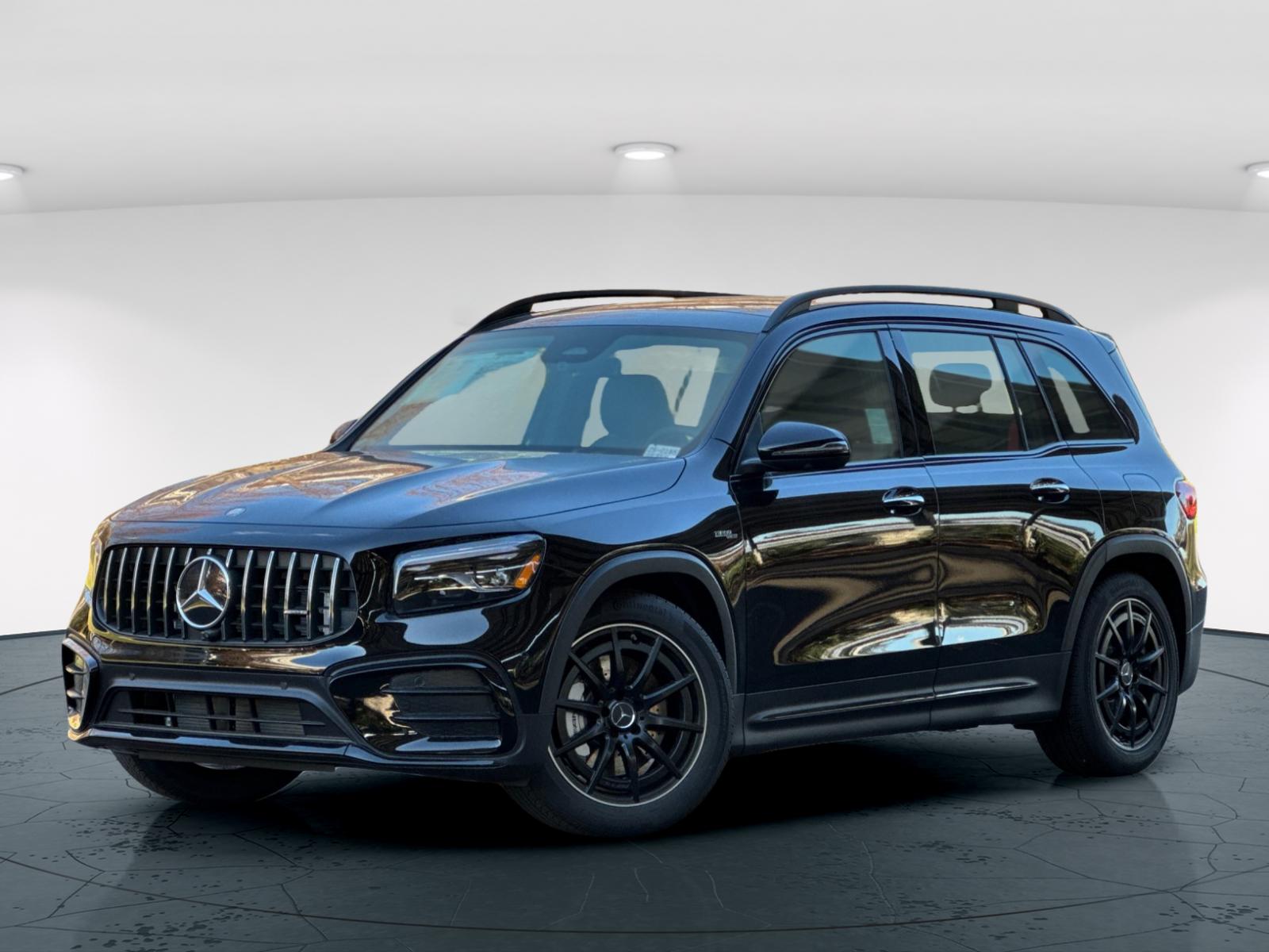 2025 Mercedes Benz GLB 35 AMG photo 2