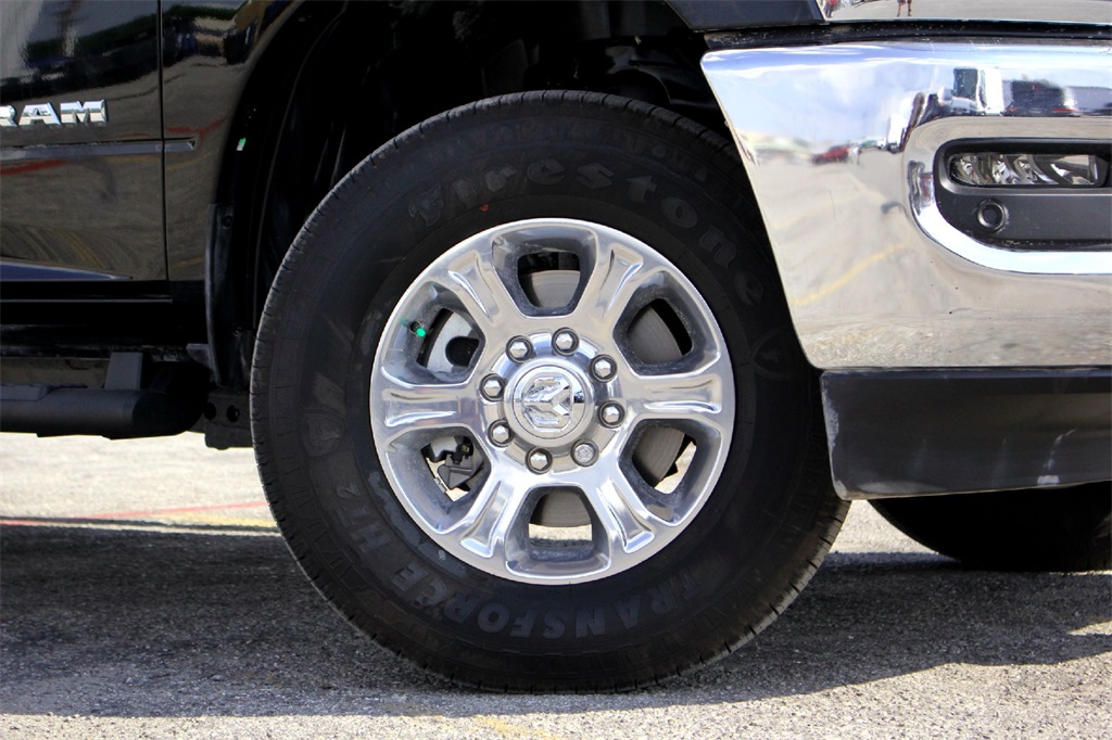 2025 Ram 2500 Big Horn photo 4