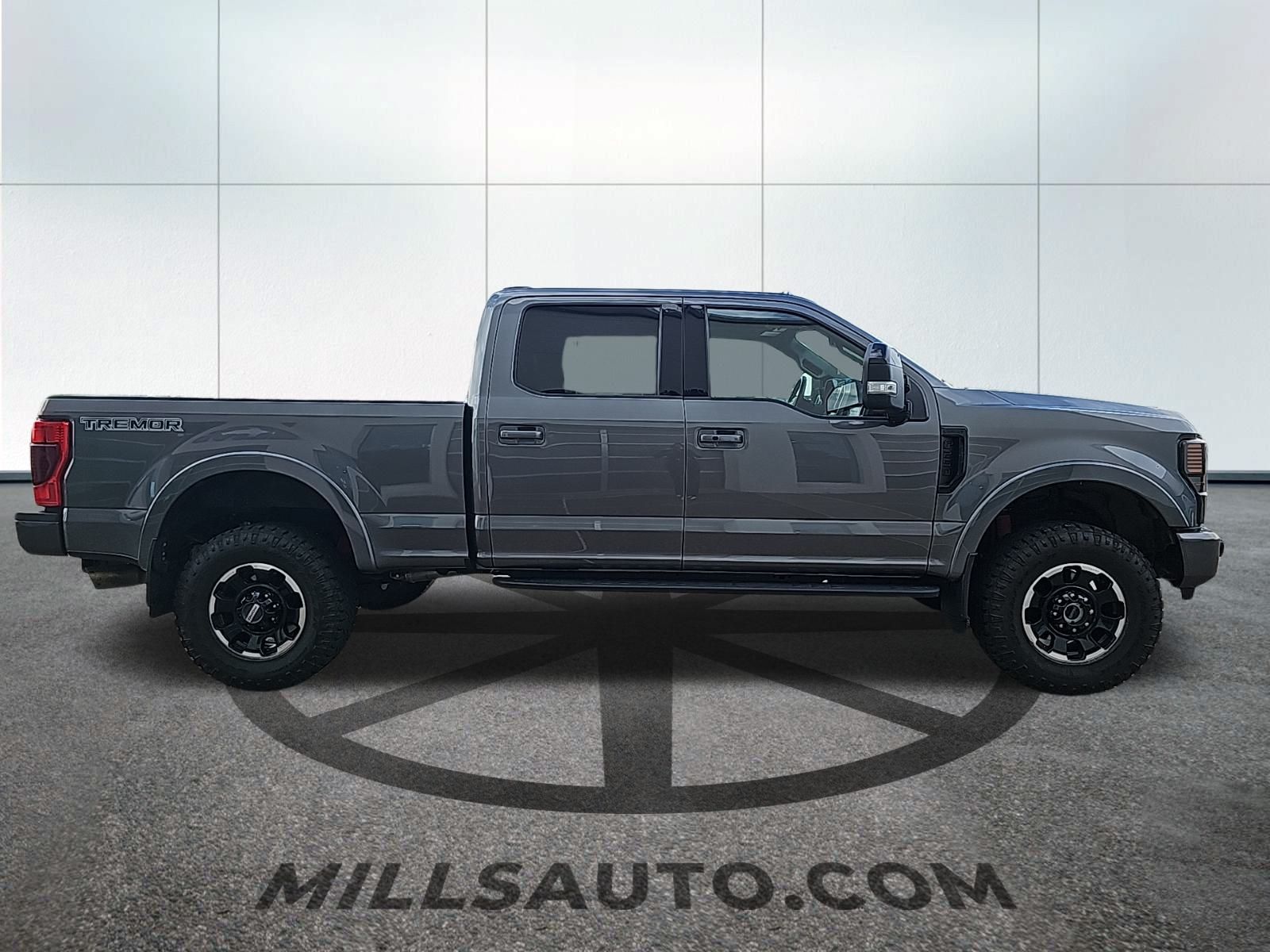 2022 Ford F-250 Lariat photo 2