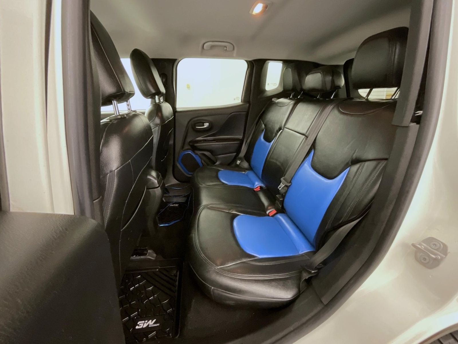 2015 Jeep Renegade Latitude photo 17