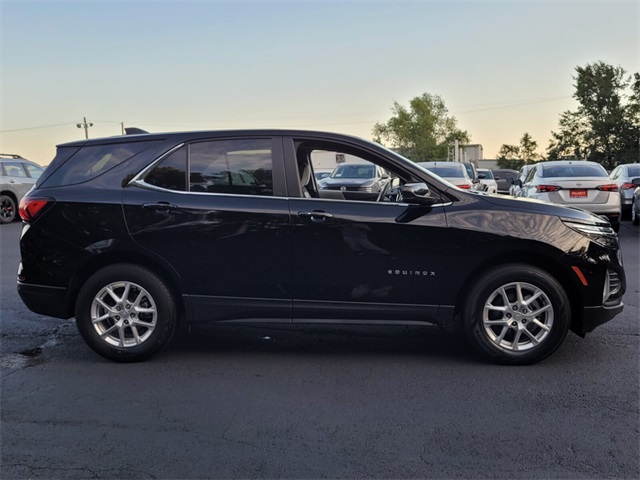 2024 Chevrolet Equinox LT photo 2