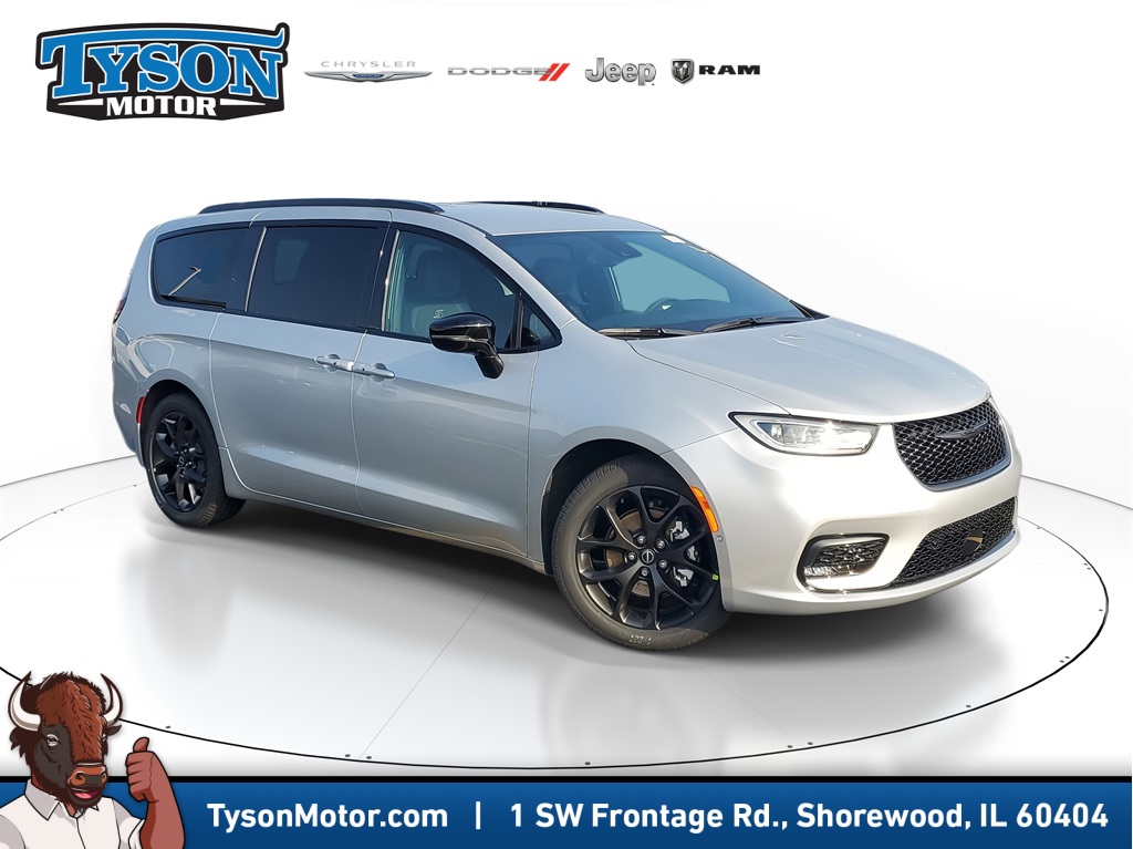 2026 Chrysler Pacifica Select's photo