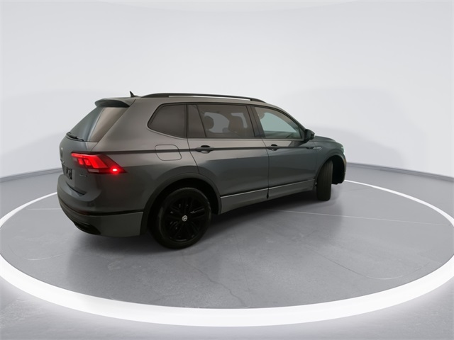 2022 Volkswagen Tiguan SE R-Line Black photo 4