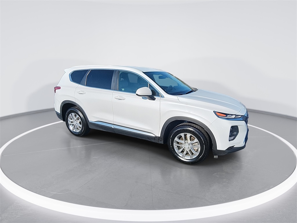 2020 Hyundai Santa Fe SE photo 2