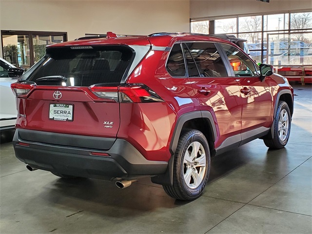 2021 Toyota RAV4 XLE photo 4
