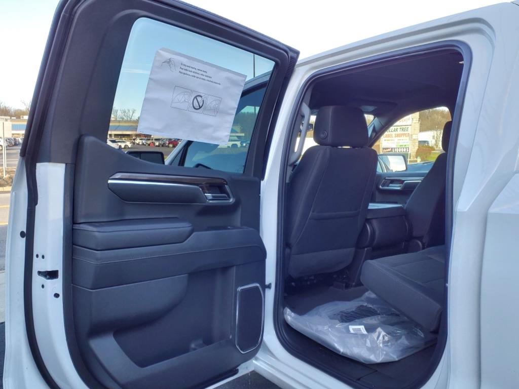 2025 Chevrolet Silverado 1500 LT photo 18