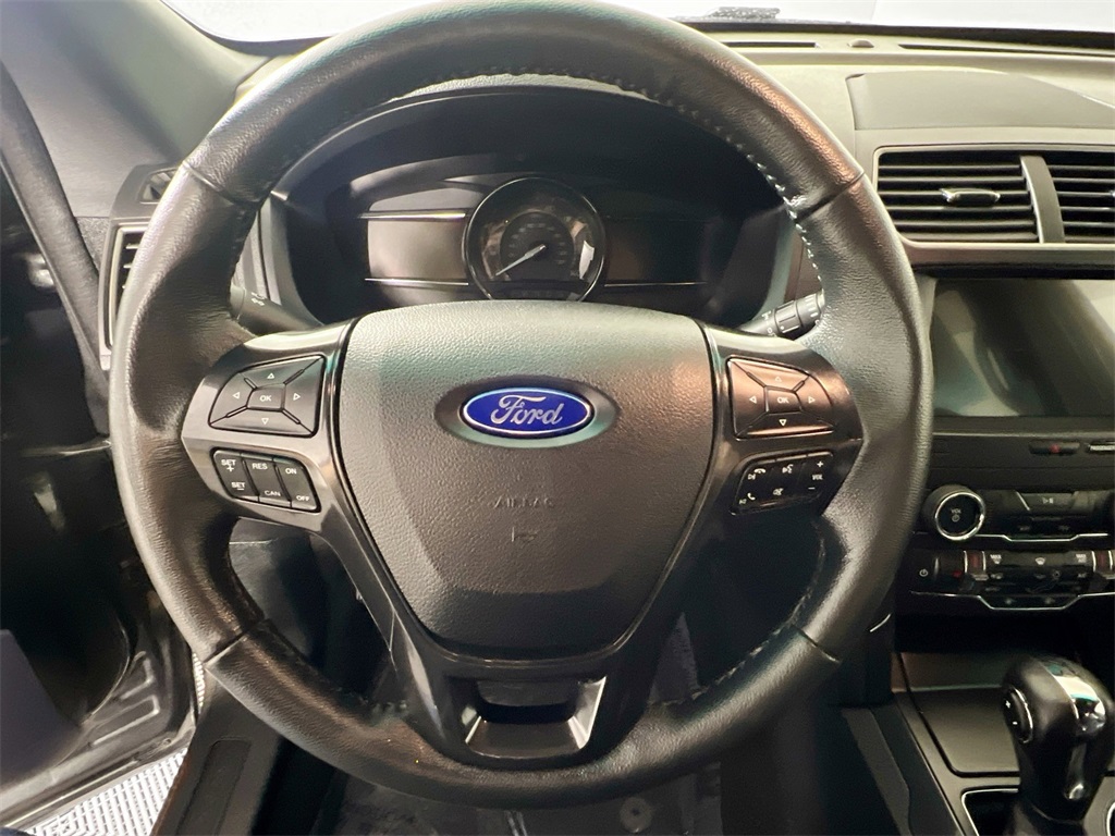 2019 Ford Explorer XLT photo 5