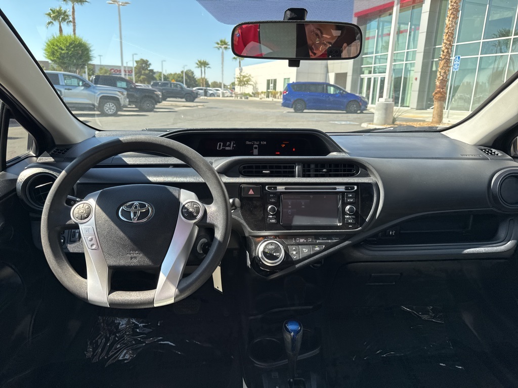 2015 Toyota Prius C One photo 16
