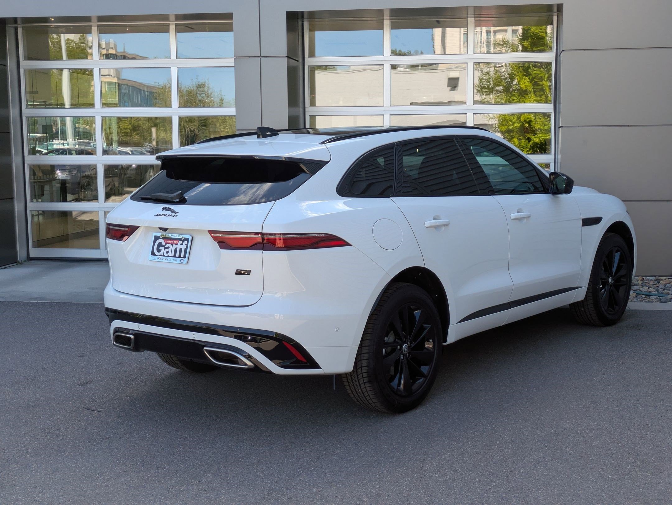 2026 Jaguar F-PACE P400 R-Dynamic S photo 9