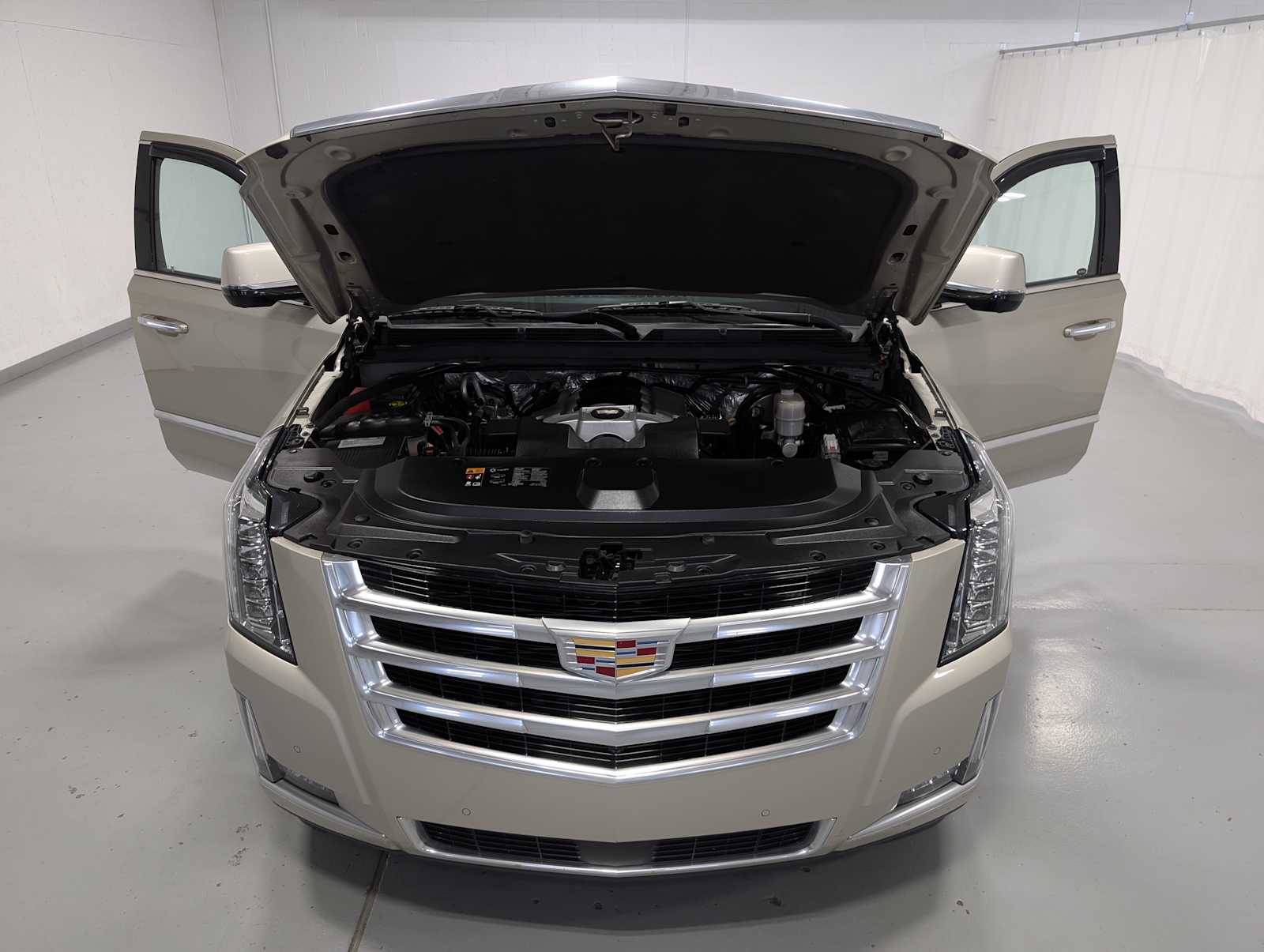 2016 Cadillac Escalade ESV Premium photo 13